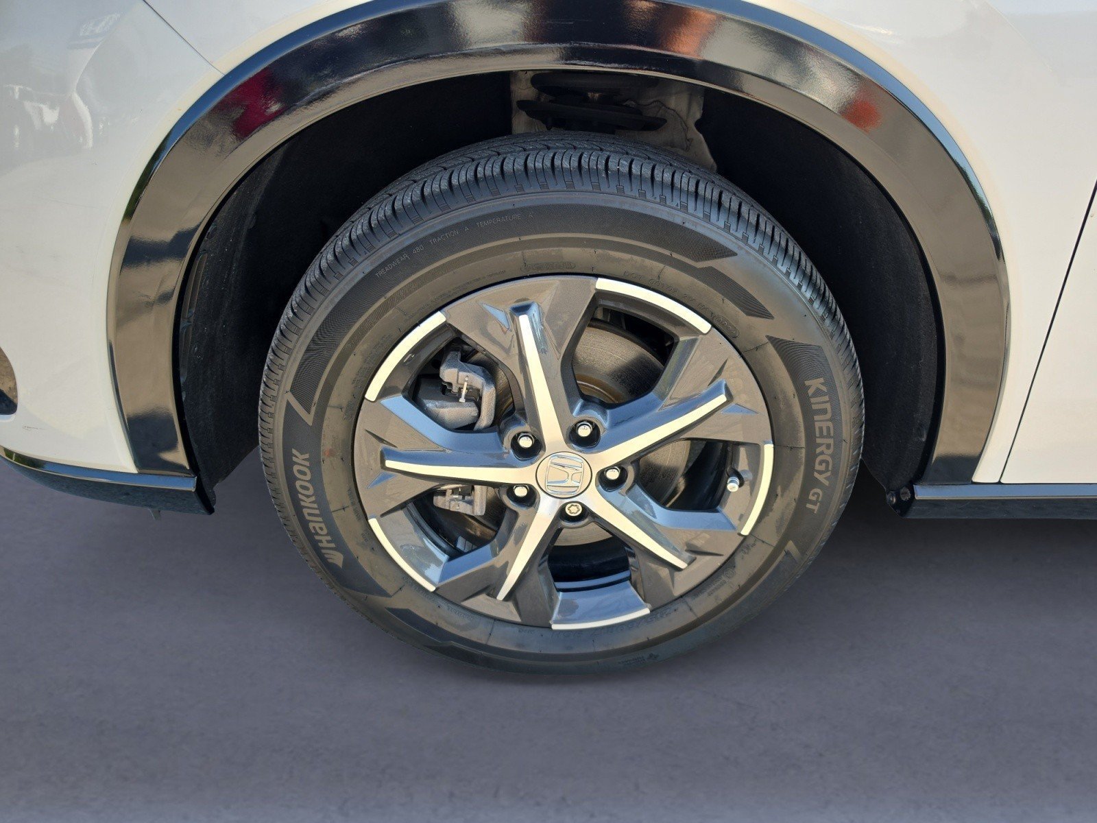 Used 2024 Honda HR-V EX-L image 31