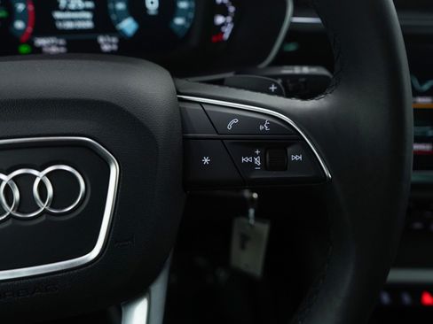 Used 2025 Audi Q3 2.0T Premium image 26
