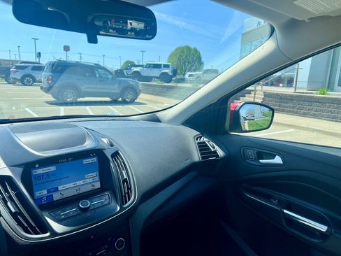 Used 2019 Ford Escape SE image 18