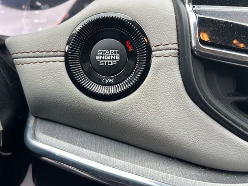 Certified 2022 Jeep Compass Limited image 24