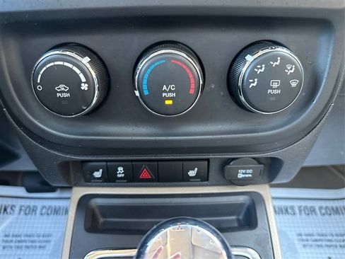 Used 2017 Jeep Patriot High Altitude FWD image 29