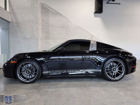 Used 2022 Porsche 911 50th Anniversary Edition image 3