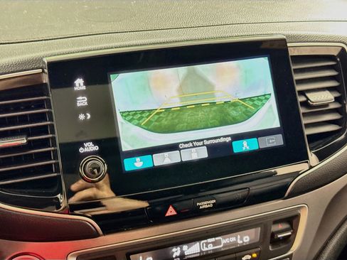 Used 2023 Honda Passport EX-L image 3