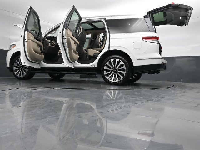 Certified 2023 Lincoln Navigator Reserve RWD image 60