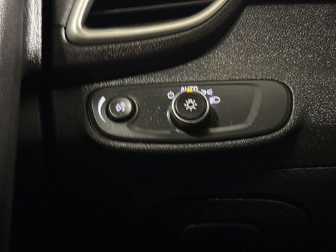 Used 2020 Chevrolet Trax LS FWD image 18