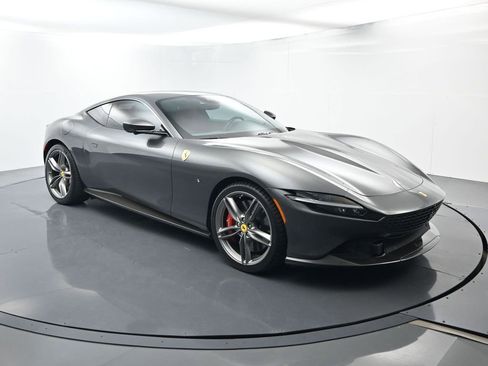 Used 2022 Ferrari Roma image 17