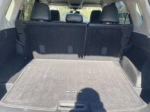 Used 2022 Nissan Rogue SV image 7