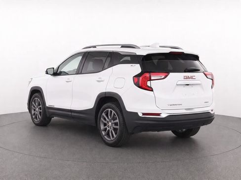 Used 2024 GMC Terrain SLT AWD/4WD image 3