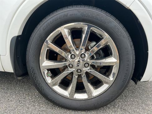 Used 2017 Kia Sorento SX image 14