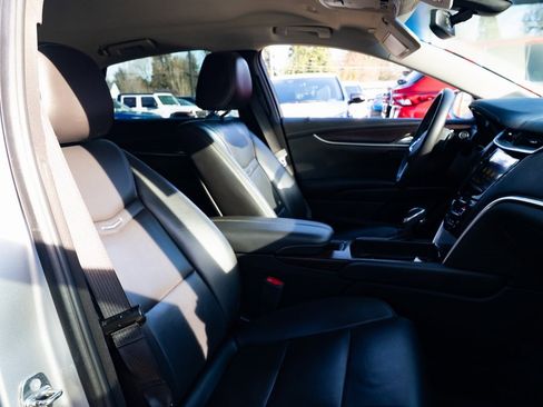 Used 2019 Cadillac XTS Luxury image 25