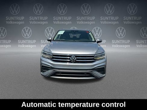 Used 2022 Volkswagen Tiguan SE w/ Panoramic Sunroof Package FWD image 10