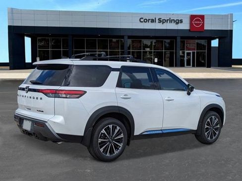 New 2026 Nissan Pathfinder Platinum FWD image 5