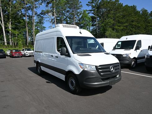 Used 2024 Mercedes-Benz Sprinter 2500 image 19