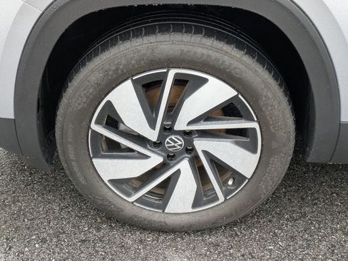 Used 2024 Volkswagen Atlas SE image 11