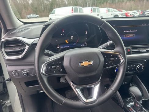 Used 2025 Chevrolet TrailBlazer LT w/ LT Cold Weather Package image 14