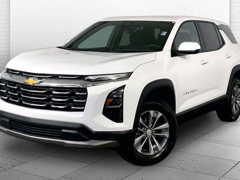 Used 2026 Chevrolet Equinox LT AWD/4WD image 12