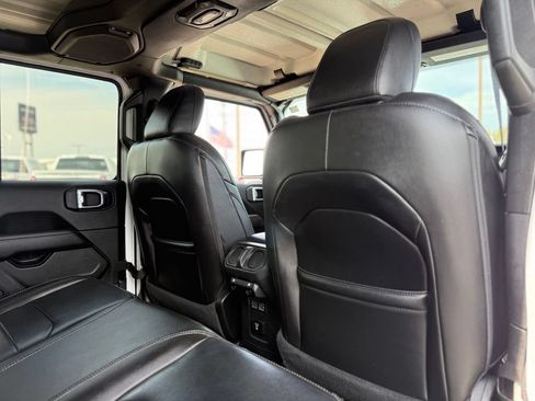 Used 2021 Jeep Wrangler Unlimited Sahara AWD/4WD image 17