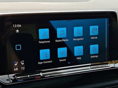 Used 2024 Volkswagen Atlas Cross Sport SE w/ Panoramic Sunroof Package FWD image 18