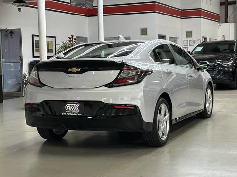 Used 2018 Chevrolet Volt LT w/ LT Driver Confidence Package image 2