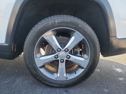 Used 2021 Jeep Grand Cherokee L Limited RWD image 8
