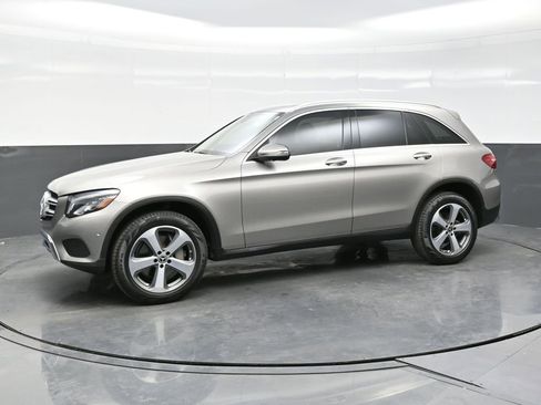 Used 2019 Mercedes-Benz GLC 300 4MATIC image 3