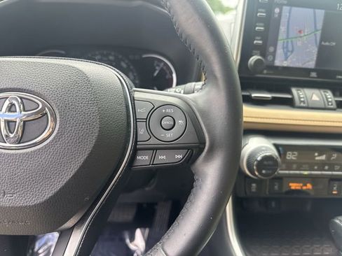 Used 2020 Toyota RAV4 Limited AWD/4WD image 18