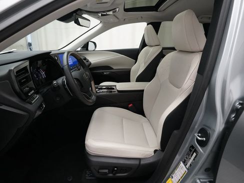 Used 2023 Lexus RX 350 Premium w/ Accessory Package AWD/4WD image 7