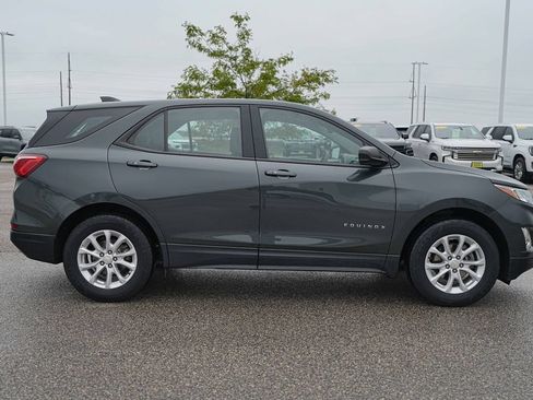 Used 2019 Chevrolet Equinox LS FWD image 4