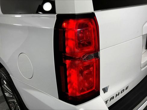 Used 2019 Chevrolet Tahoe Premier AWD/4WD image 23