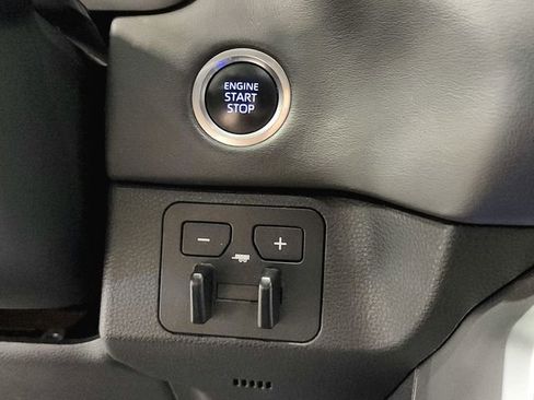 Used 2023 Toyota Tundra Platinum image 31