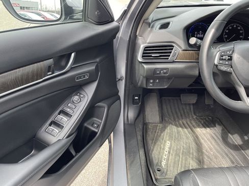Used 2022 Honda Accord EX-L image 2