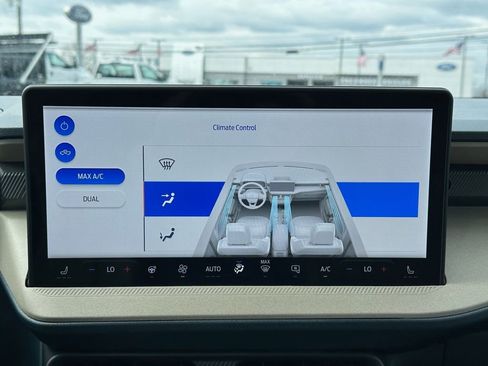 New 2025 Ford Maverick Lariat w/ 4K Tow Package image 16