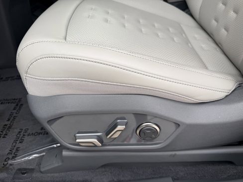 Used 2026 Kia EV9 Wind image 33