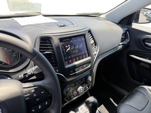 Used 2023 Jeep Cherokee Altitude Lux image 12