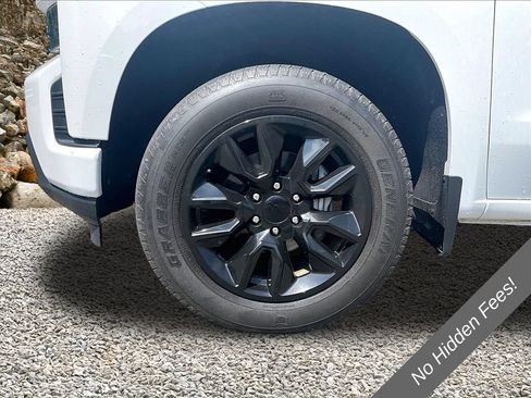 Used 2020 Chevrolet Silverado 1500 Custom w/ Custom Value Package AWD/4WD image 9