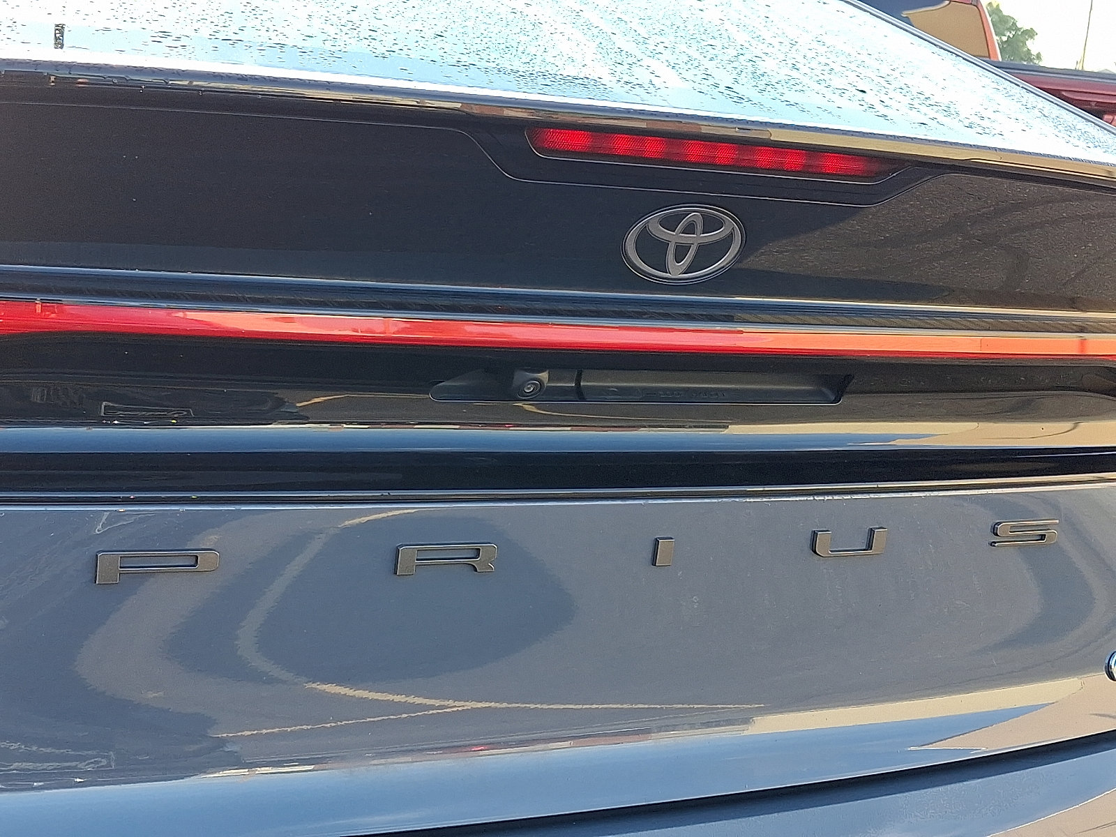 Used 2025 Toyota Prius LE FWD image 29