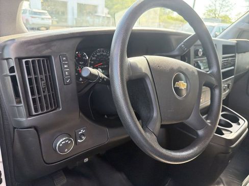 Used 2018 Chevrolet Express 3500 Extended w/ Power Convenience Package RWD image 14