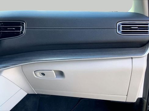 Used 2024 Jeep Wagoneer Series II w/ Flexible Seating Group RWD image 18