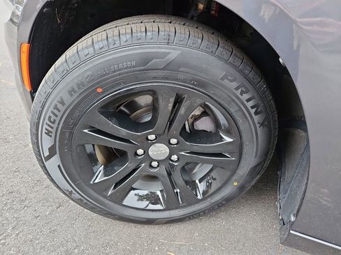 Used 2019 Dodge Charger SXT image 28