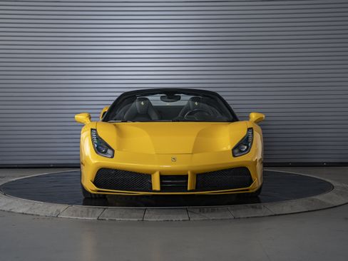 Used 2018 Ferrari 488 Spider RWD image 6