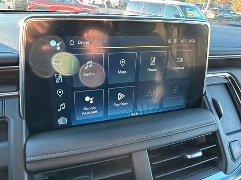 Used 2024 Chevrolet Suburban LT image 17