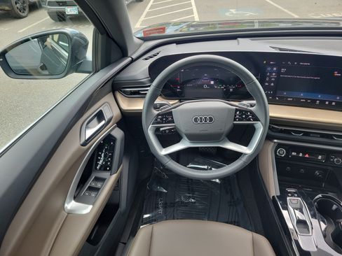 Used 2025 Audi Q5 Premium w/ Convenience Package AWD/4WD image 19