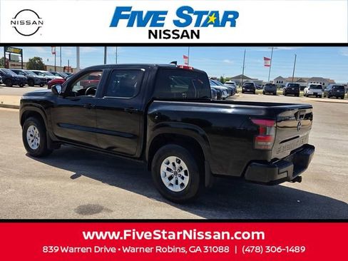 Used 2024 Nissan Frontier SV RWD image 9