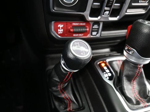Used 2023 Jeep Gladiator Rubicon w/ LED Lighting Group AWD/4WD image 26