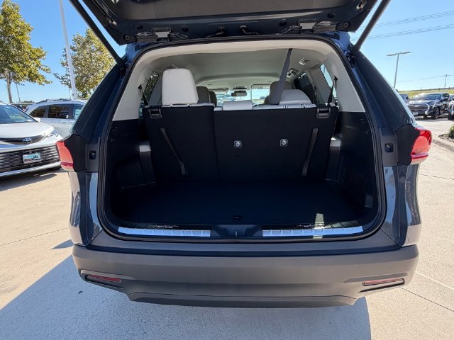 New 2026 Toyota Grand Highlander XLE FWD image 3