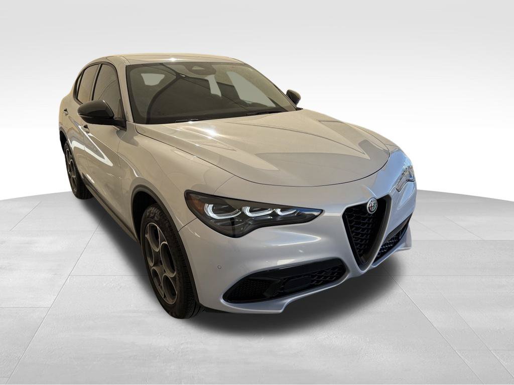 New 2025 Alfa Romeo Stelvio Sprint w/ Convenience Package AWD/4WD image 6