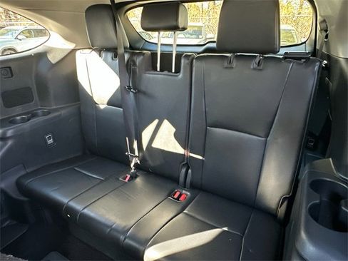 Used 2022 Toyota Highlander XLE image 23
