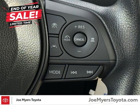 Used 2025 Toyota Corolla LE image 13
