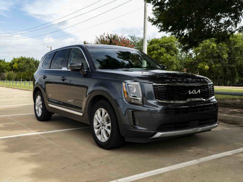Used 2022 Kia Telluride LX AWD/4WD image 2