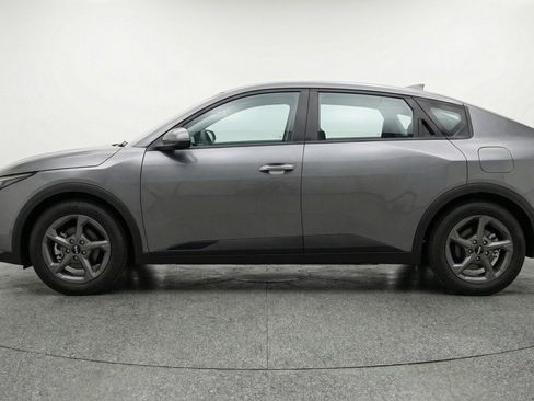 Used 2025 Kia K4 LXS image 11